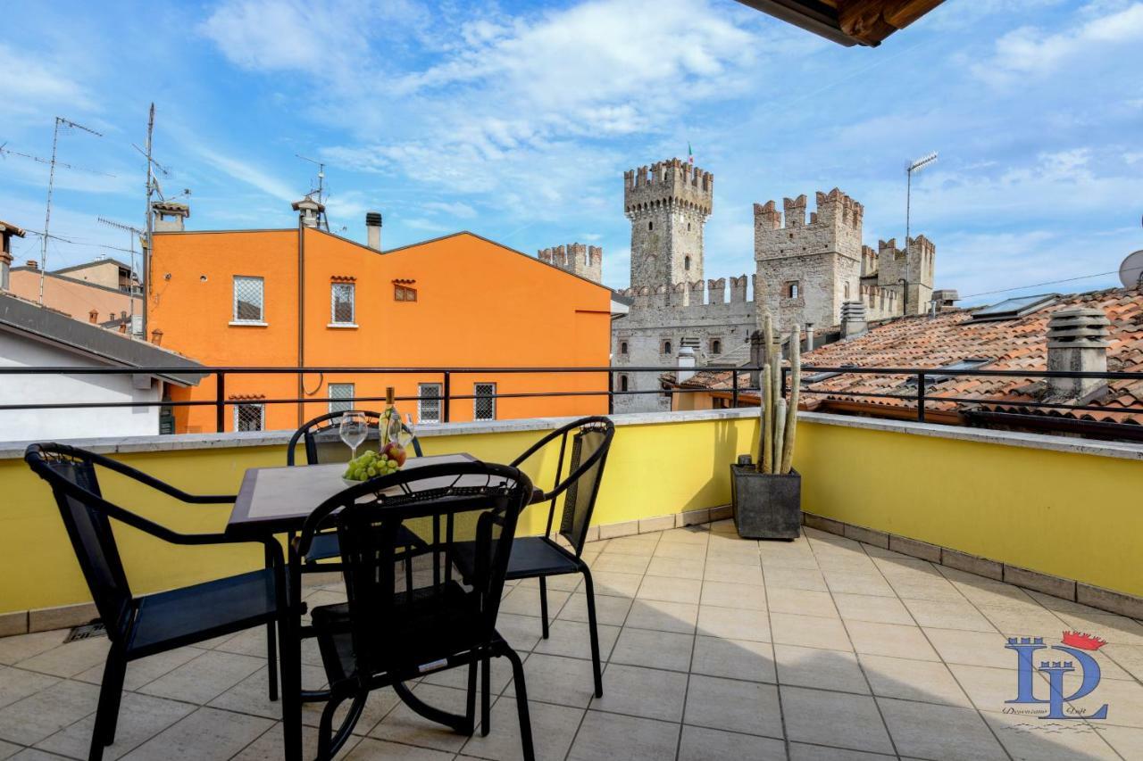 Desenzanoloft Official Partner Marriott Homes & Villas -Penthouse Never Say Never Sirmione Castle View ภายนอก รูปภาพ
