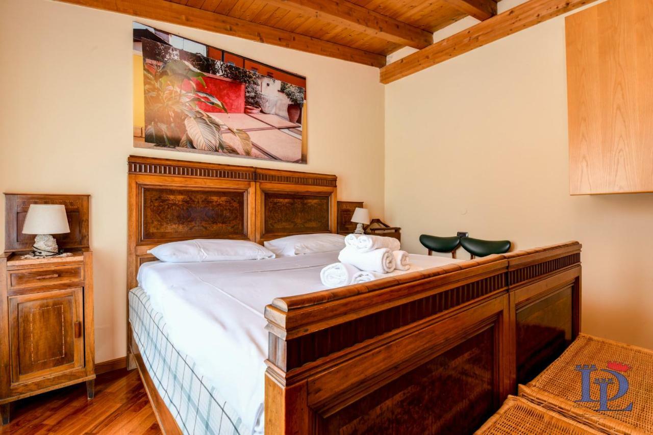 Desenzanoloft Official Partner Marriott Homes & Villas -Penthouse Never Say Never Sirmione Castle View ภายนอก รูปภาพ