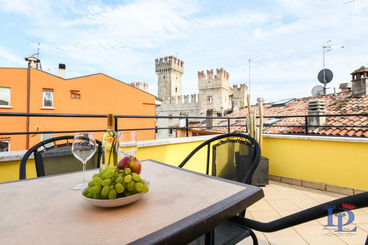 Desenzanoloft Official Partner Marriott Homes & Villas -Penthouse Never Say Never Sirmione Castle View ภายนอก รูปภาพ