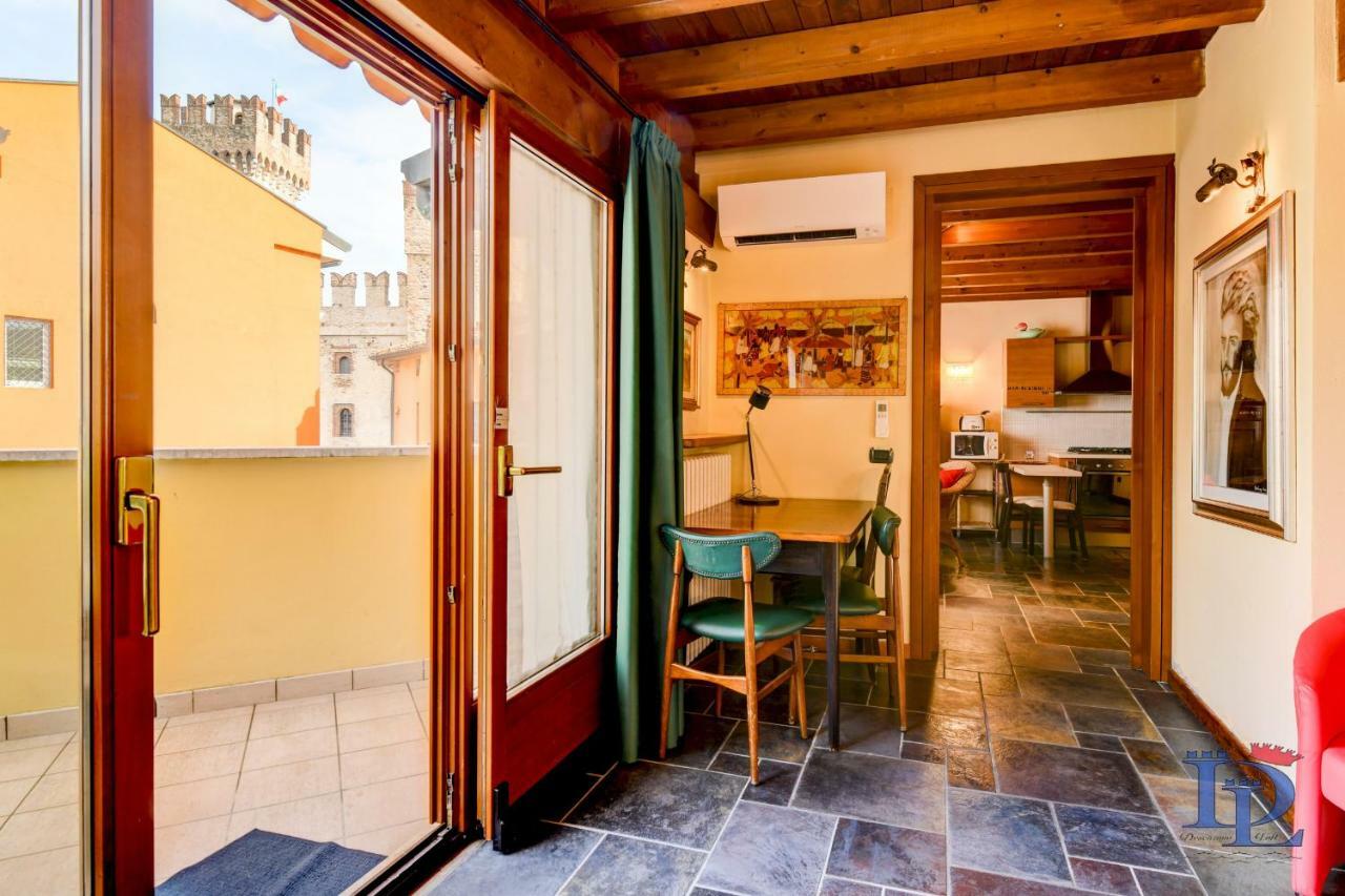 Desenzanoloft Official Partner Marriott Homes & Villas -Penthouse Never Say Never Sirmione Castle View ภายนอก รูปภาพ